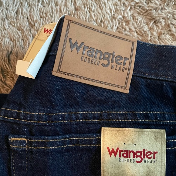 Brand New Dark Wash Wrangler Jeans - Picture 2 of 3